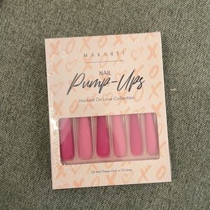 Nail Pump-Ups hooked on Love collection